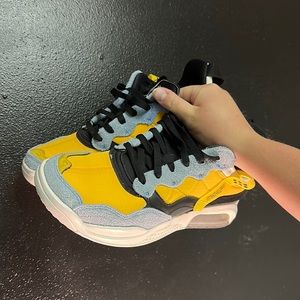 Jordan MA2 University Gold